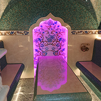 Декоративное панно из художественной мозаики в богатом восточном исполнении с цветной подсветкой